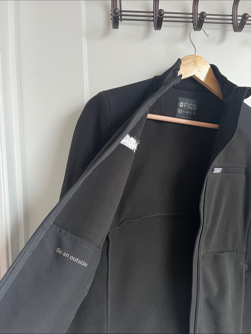 Figs Black Zip-Up Medical Jacket with Aya Healthcare Embroidery Women’s size XS - Picture 8 of 10